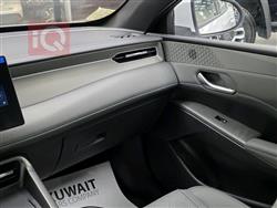 بی وای دی Qin Plus